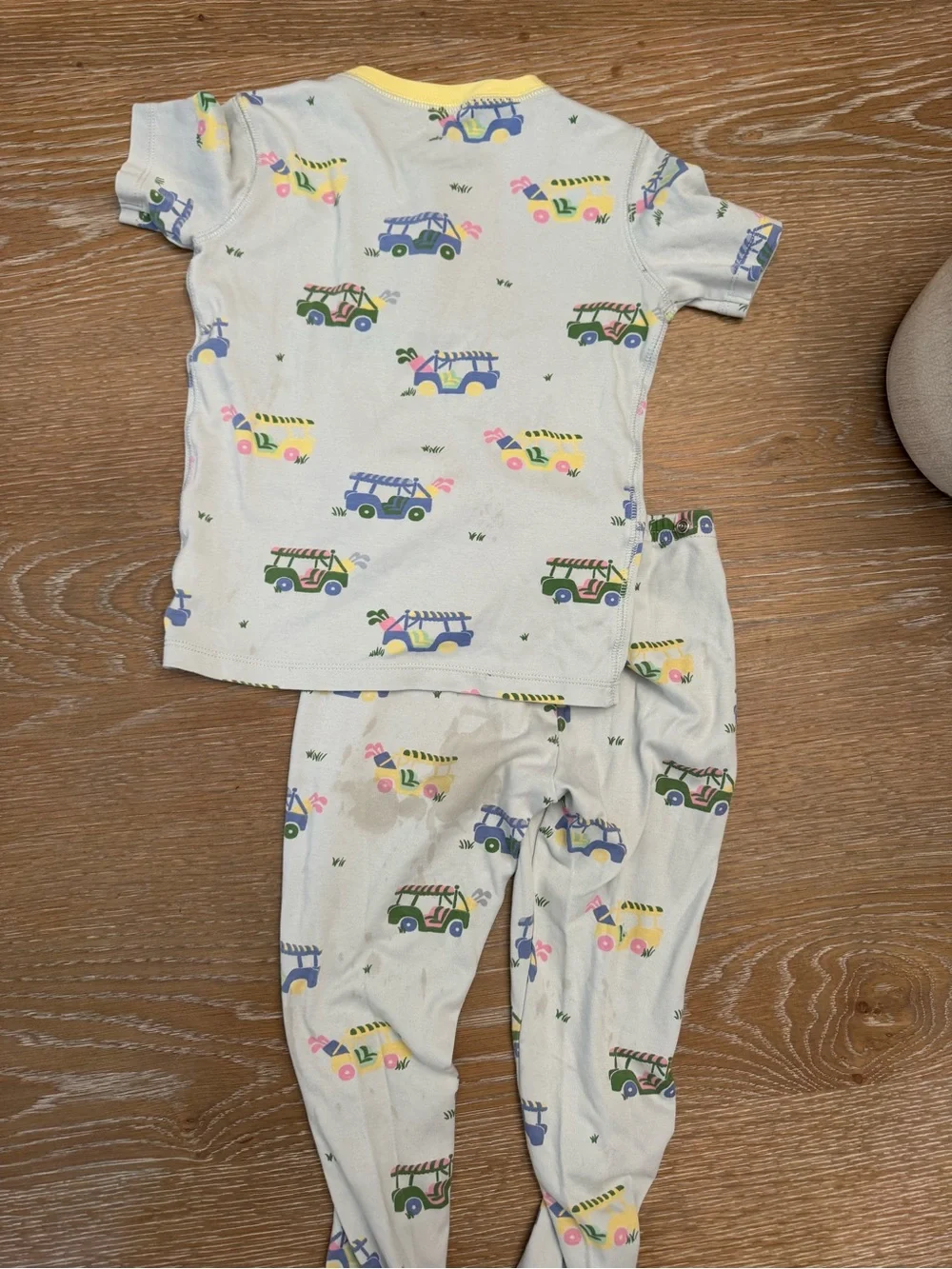 TBBC Yellow-Trim Kids Pajama Set with golf cart Print, size 7, well loved